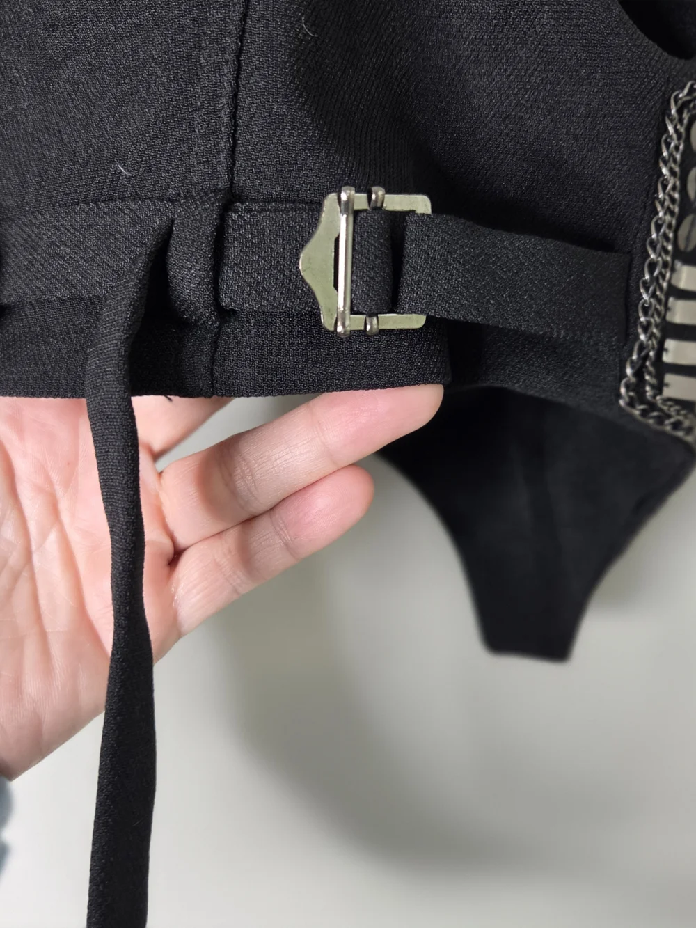 Millau Metal Sequined Vest - Picture 9 of 10